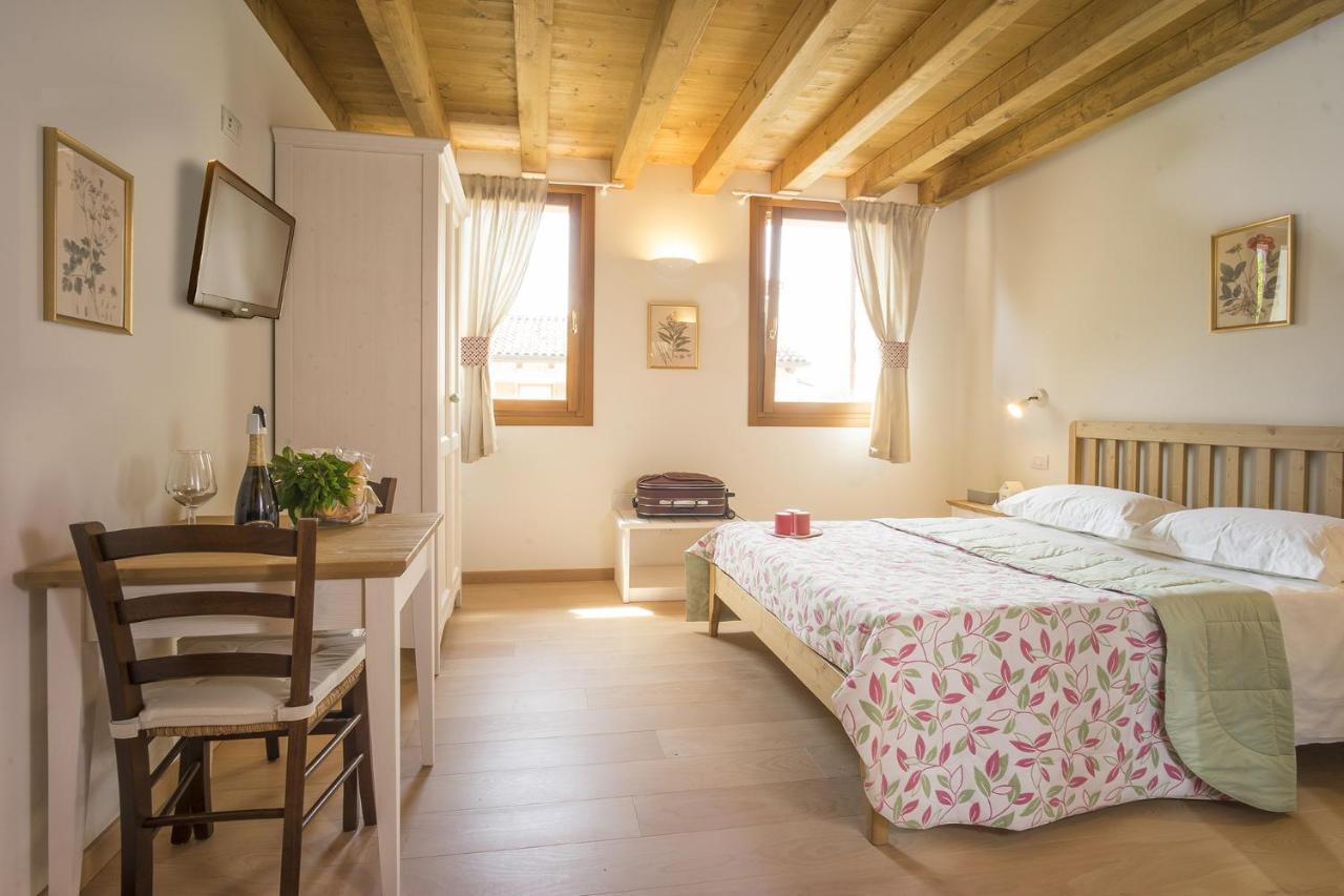 Agriturismo Il Follo 瓦尔多比亚德内 外观 照片
