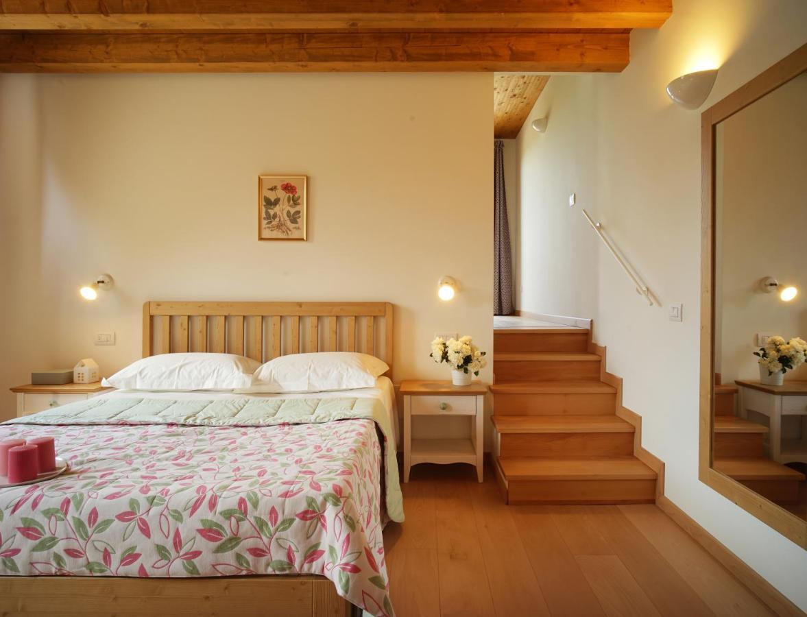 Agriturismo Il Follo 瓦尔多比亚德内 外观 照片