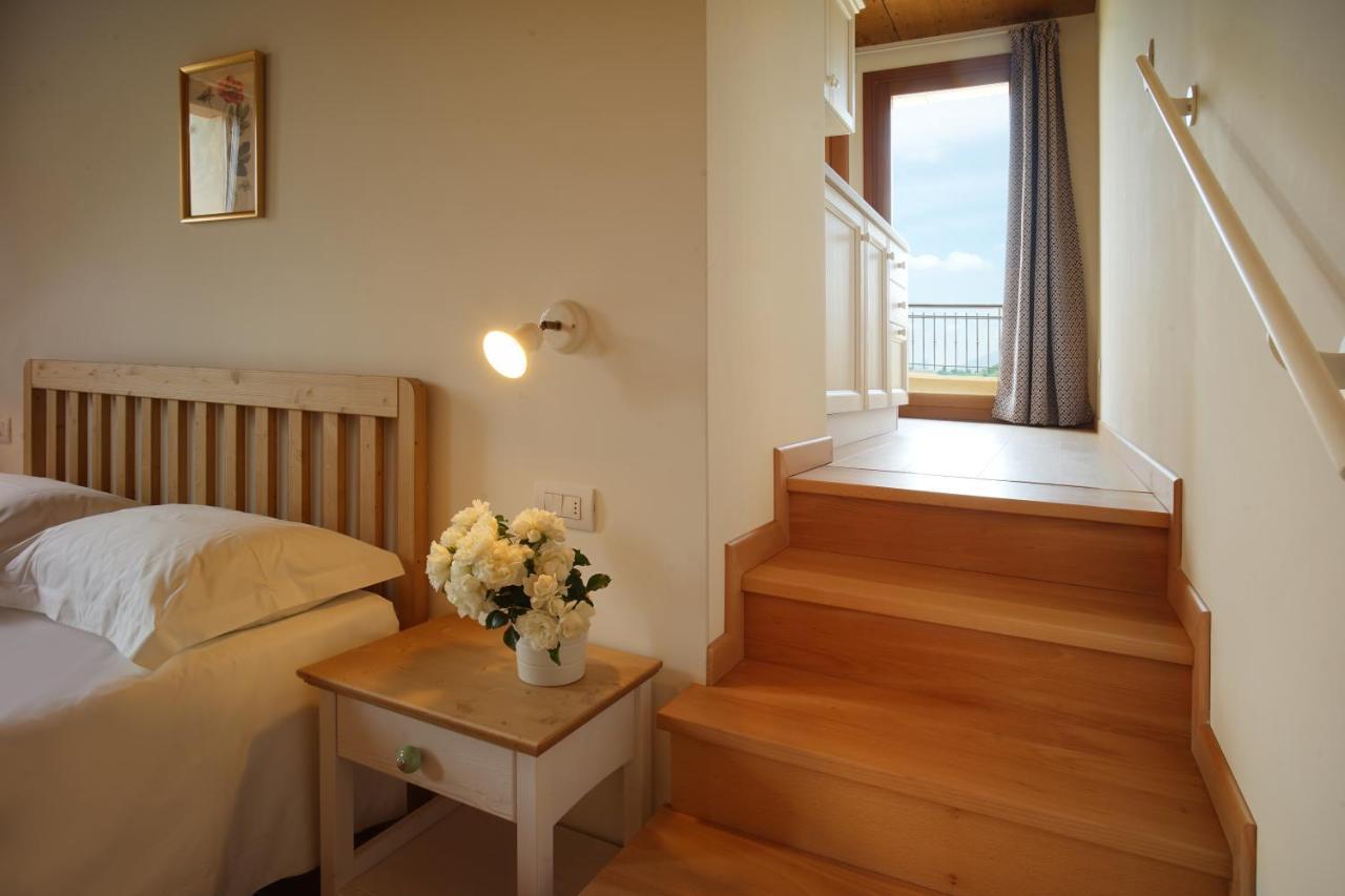 Agriturismo Il Follo 瓦尔多比亚德内 外观 照片